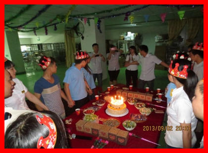 员工生日会-尊龙凯时·(中国)人生就是搏真空PVD镀膜厂